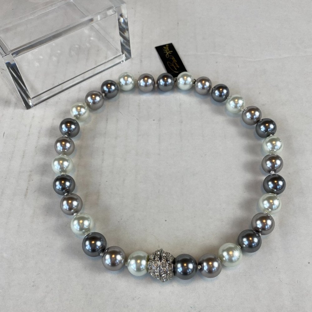 NWT Elegant Silver Grey Gray Pearl Bead Necklace Rhinestone Magnetic Closure